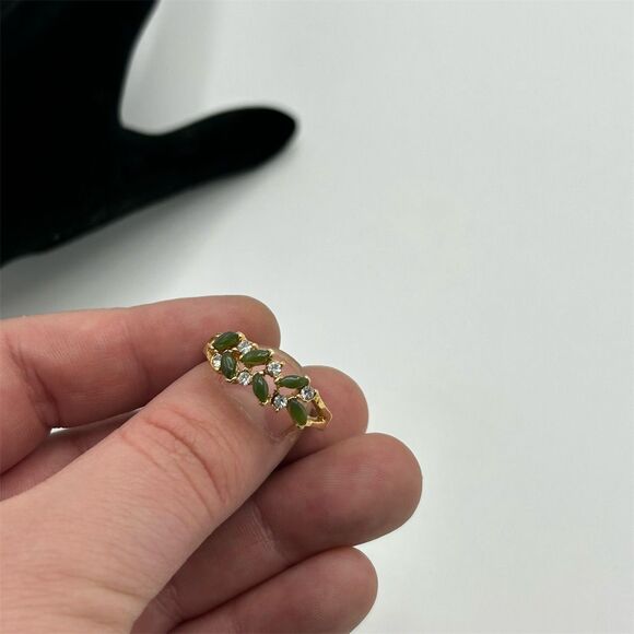 Vtg Jewelry Gold Tone Clear and Green Stones Costume 9.5 Ring - Picture 3 of 5